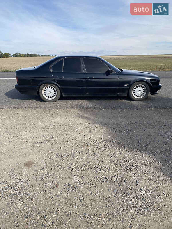 Седан BMW 5 Series 1993 в Одессе