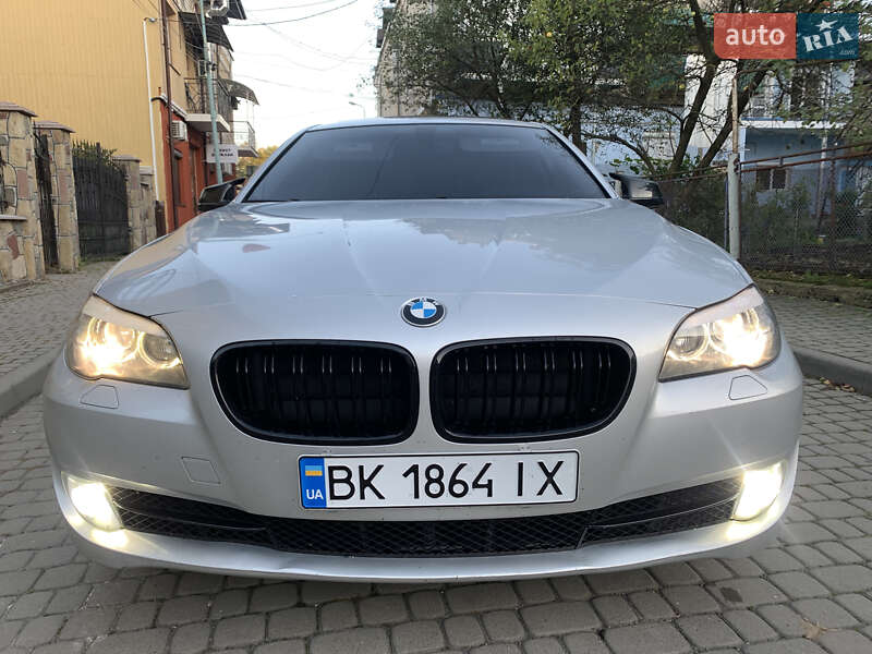 Седан BMW 5 Series 2013 в Надворной