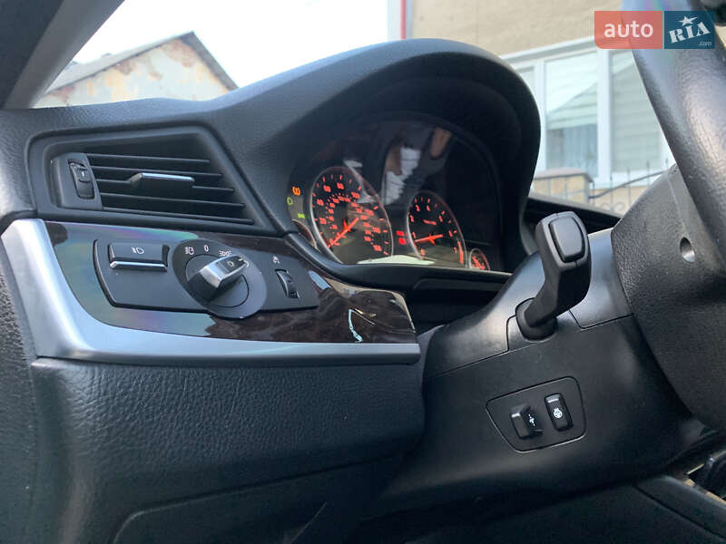 Седан BMW 5 Series 2013 в Надворной