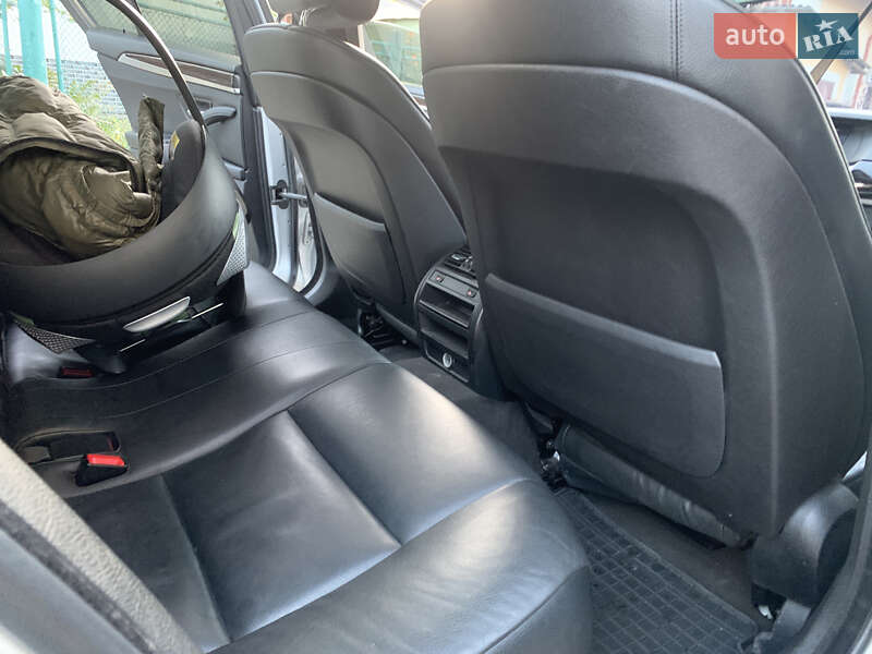 Седан BMW 5 Series 2013 в Надворной