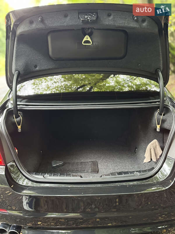 Седан BMW 5 Series 2010 в Хмельницком