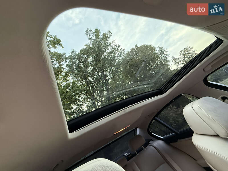 Седан BMW 5 Series 2012 в Дрогобичі