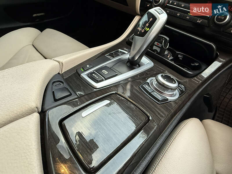 Седан BMW 5 Series 2012 в Дрогобичі