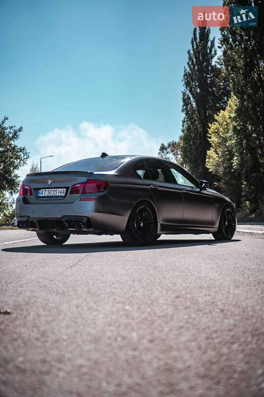 Седан BMW 5 Series 2015 в Бурштині