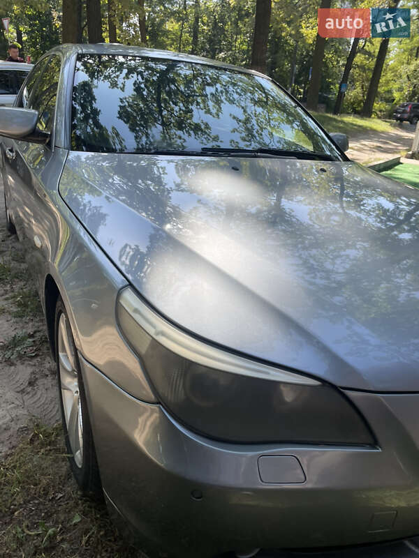 Седан BMW 5 Series 2004 в Іршанському