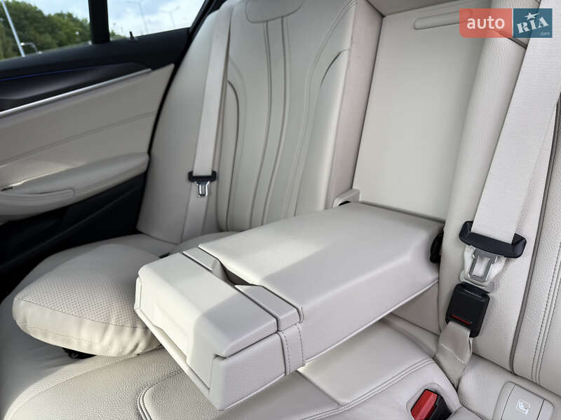 Седан BMW 5 Series 2020 в Львове