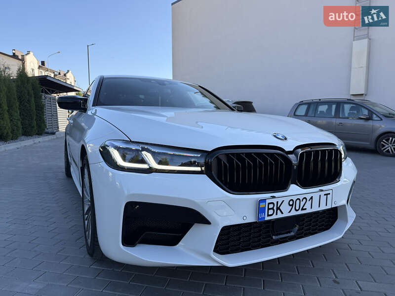 Седан BMW 5 Series 2019 в Ровно
