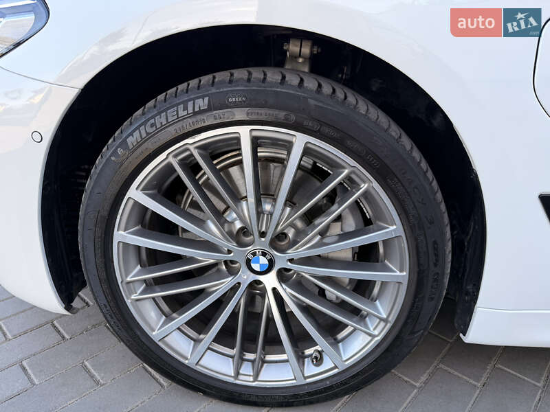 Седан BMW 5 Series 2019 в Ровно