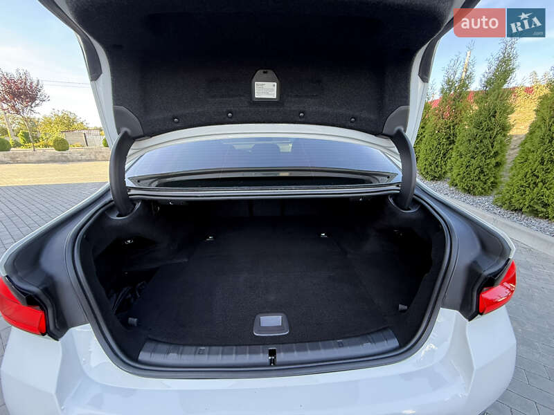 Седан BMW 5 Series 2019 в Ровно