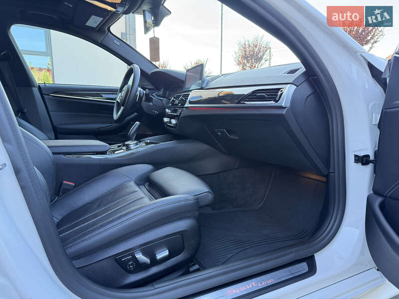 Седан BMW 5 Series 2019 в Ровно