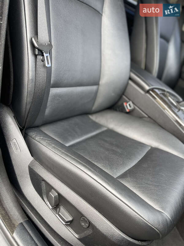 Седан BMW 5 Series 2013 в Рівному