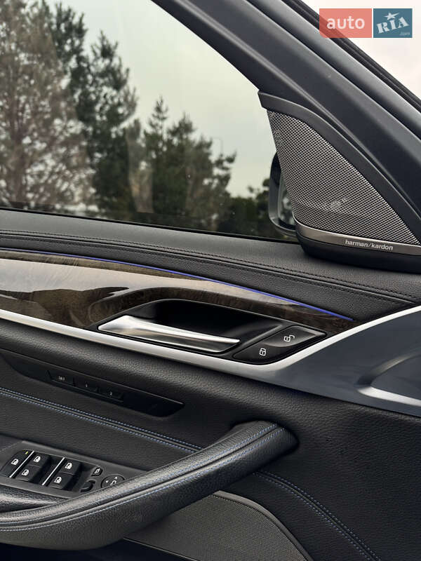 Седан BMW 5 Series 2016 в Львове