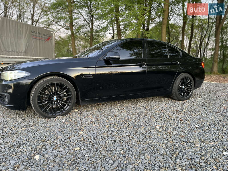 Седан BMW 5 Series 2014 в Самборе