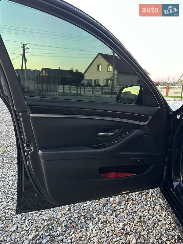 Седан BMW 5 Series 2014 в Самборе