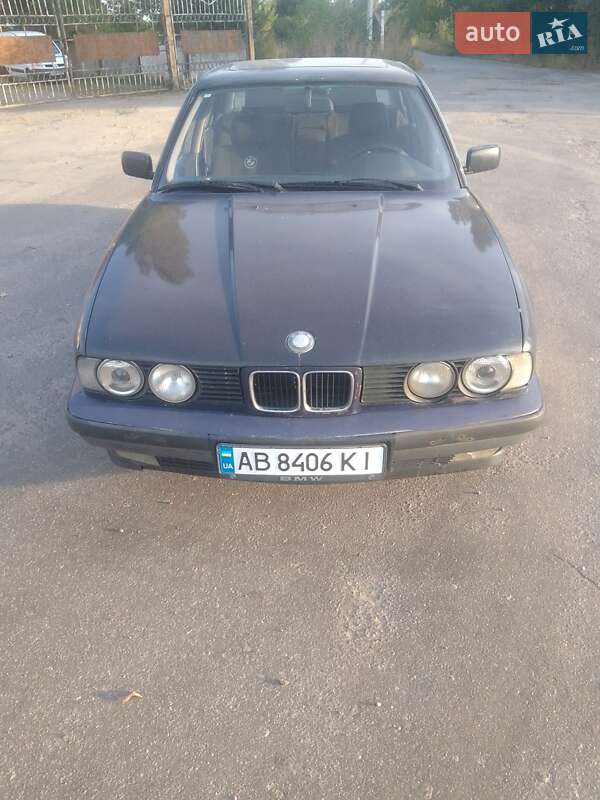 Седан BMW 5 Series 1993 в Калинівці