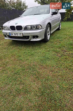 Седан BMW 5 Series 2002 в Сарнах
