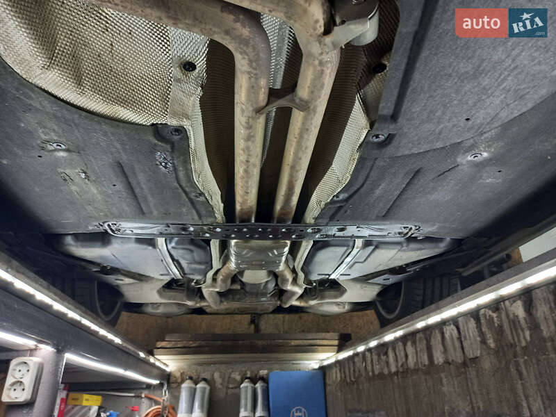 Седан BMW 5 Series 2012 в Днепре