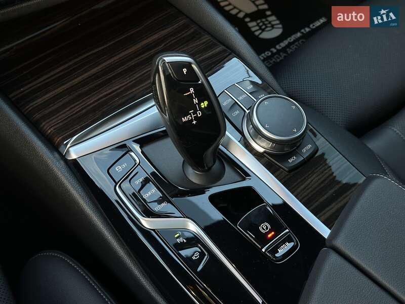 Седан BMW 5 Series 2021 в Мукачево