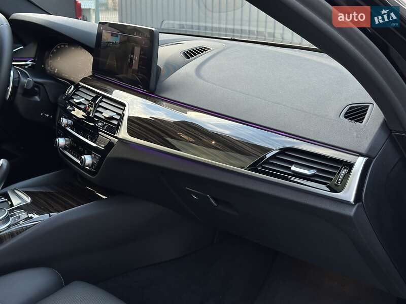 Седан BMW 5 Series 2021 в Мукачево