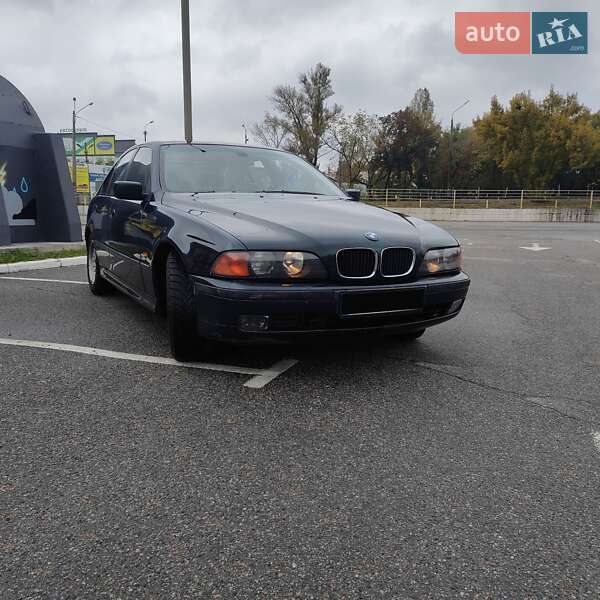 Седан BMW 5 Series 1997 в Киеве