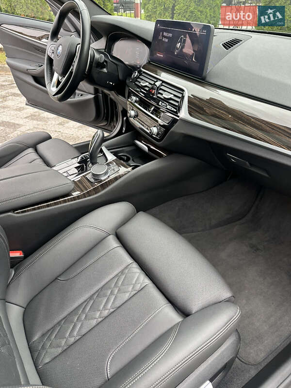 Седан BMW 5 Series 2020 в Львові