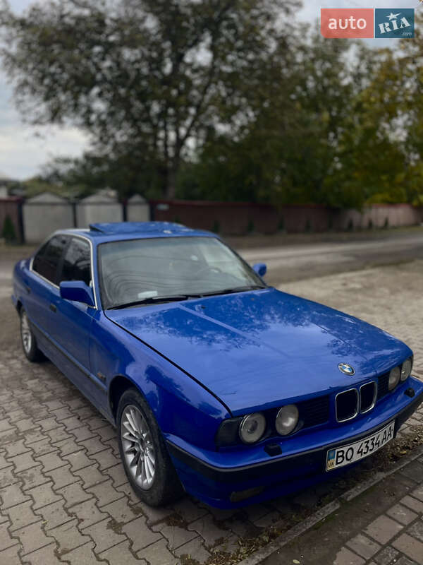 Седан BMW 5 Series 1990 в Черновцах