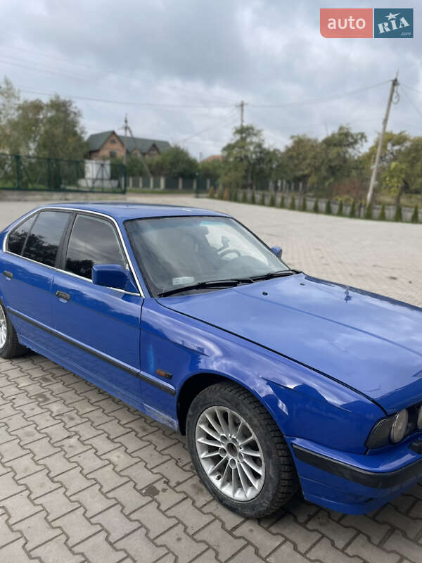 Седан BMW 5 Series 1990 в Черновцах