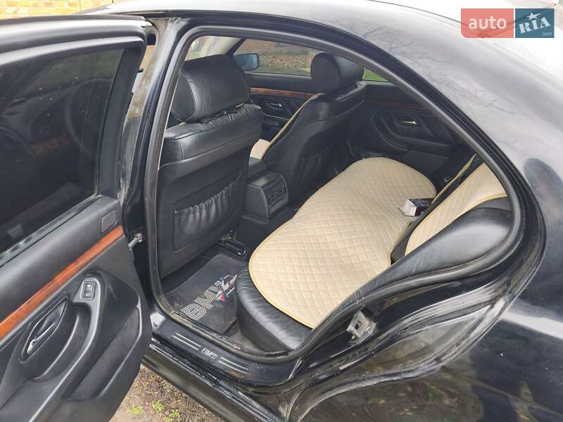 Седан BMW 5 Series 1998 в Ромнах