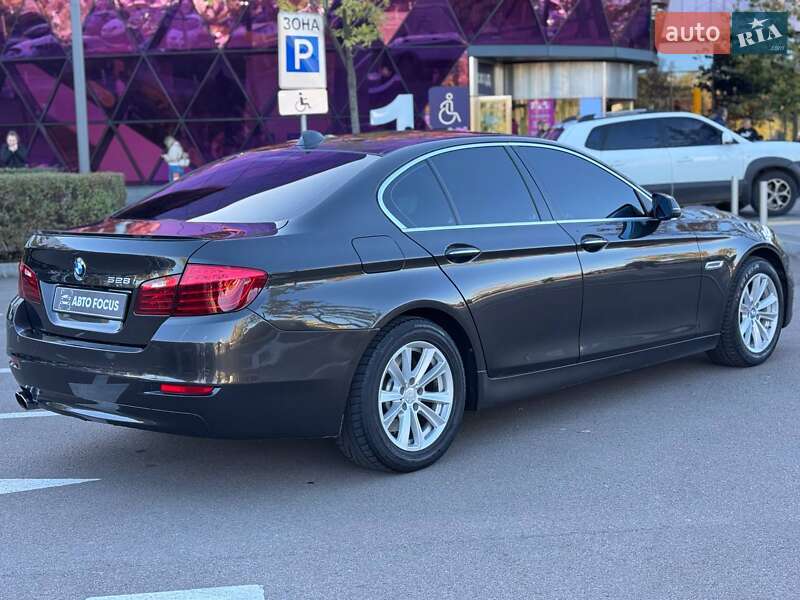 Седан BMW 5 Series 2015 в Киеве