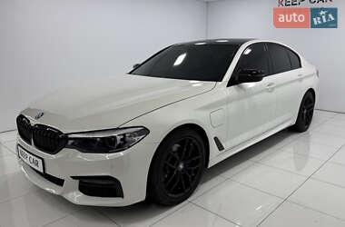 Седан BMW 5 Series 2017 в  фото 13 Седан BMW 5 Series 2017 в