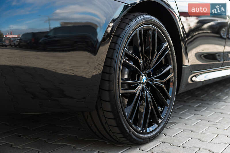 Седан BMW 5 Series 2021 в Мукачевому