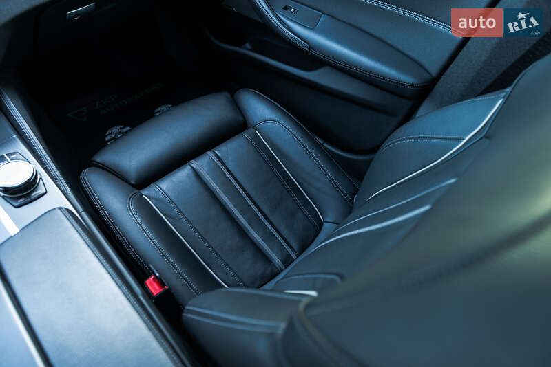 Седан BMW 5 Series 2021 в Мукачевому