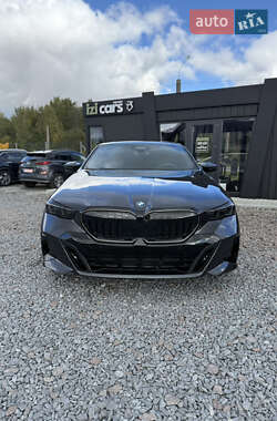 Седан BMW 5 Series 2024 в Львові