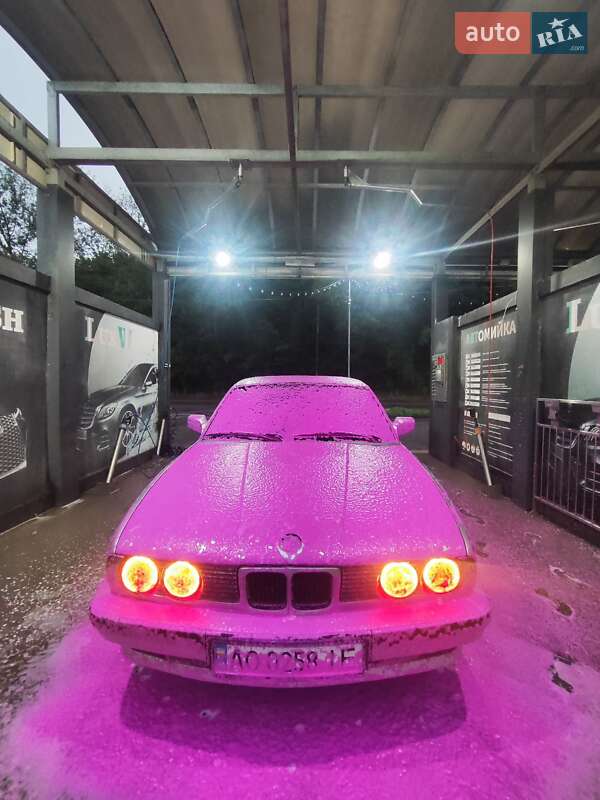 Седан BMW 5 Series 1991 в Тячеве