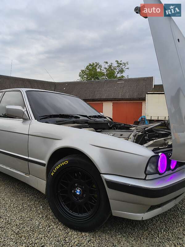 Седан BMW 5 Series 1991 в Тячеве