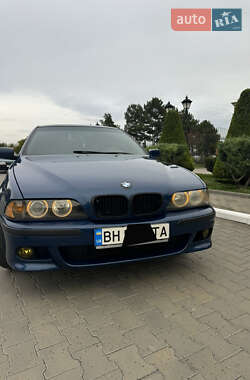 Седан BMW 5 Series 2002 в Измаиле