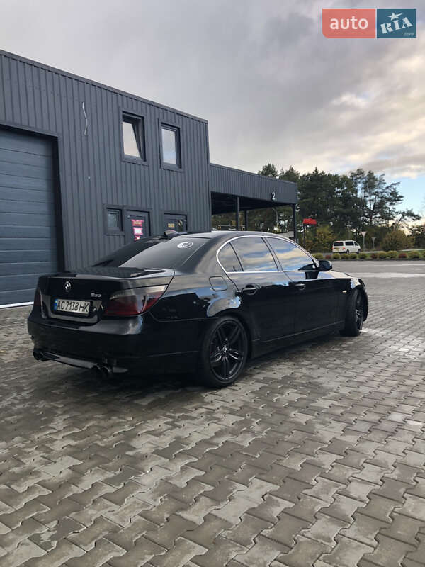 Седан BMW 5 Series 2003 в Торчине
