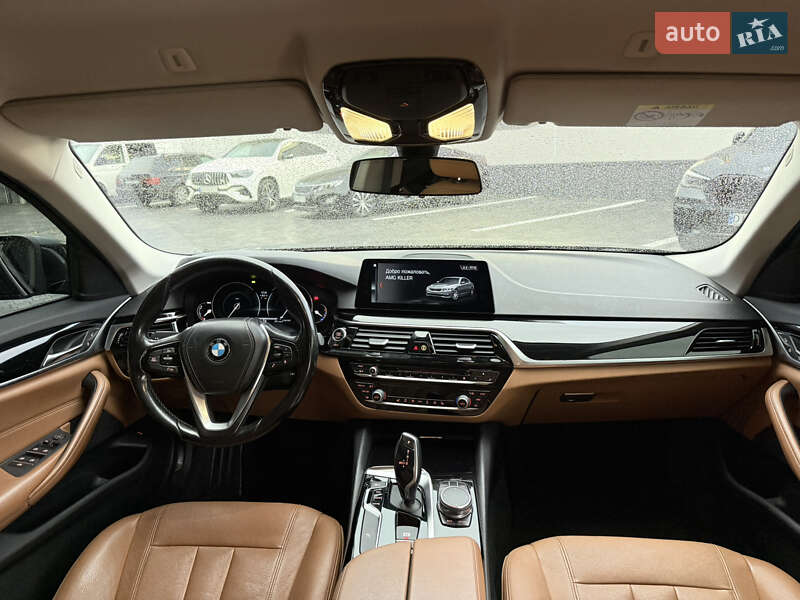 Седан BMW 5 Series 2017 в Ровно