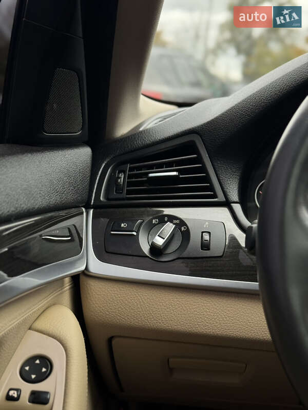Седан BMW 5 Series 2012 в Черновцах
