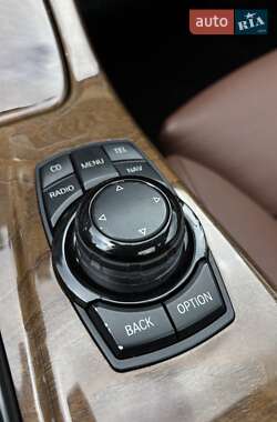 Седан BMW 5 Series 2012 в 