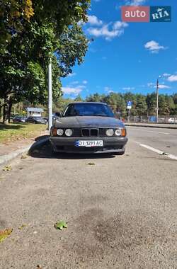 Седан BMW 5 Series 1989 в Киеве
