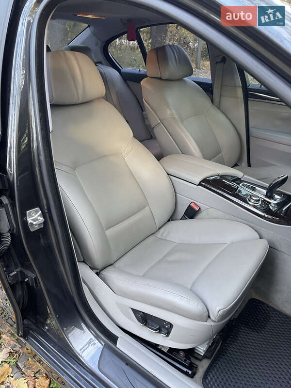 Седан BMW 5 Series 2011 в Харькове