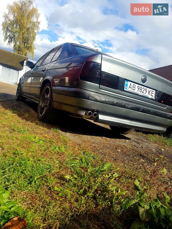 Седан BMW 5 Series 1990 в Сокирянах