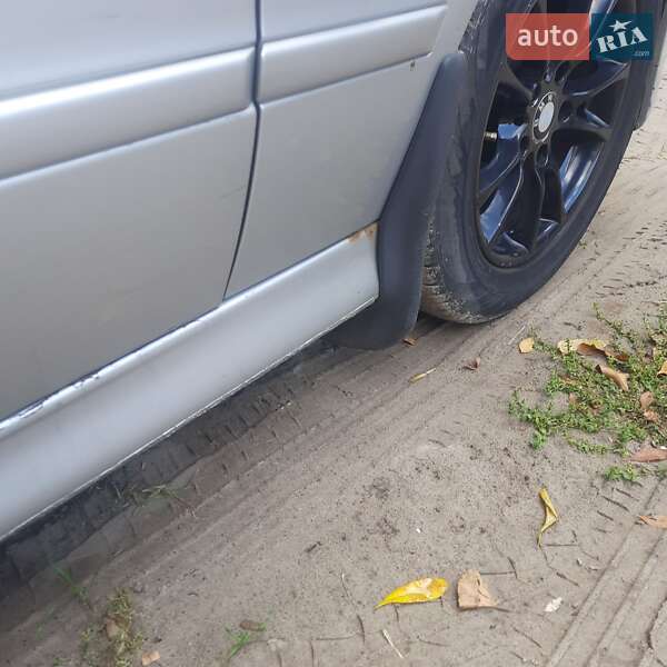 Седан BMW 5 Series 1999 в Горішніх Плавнях