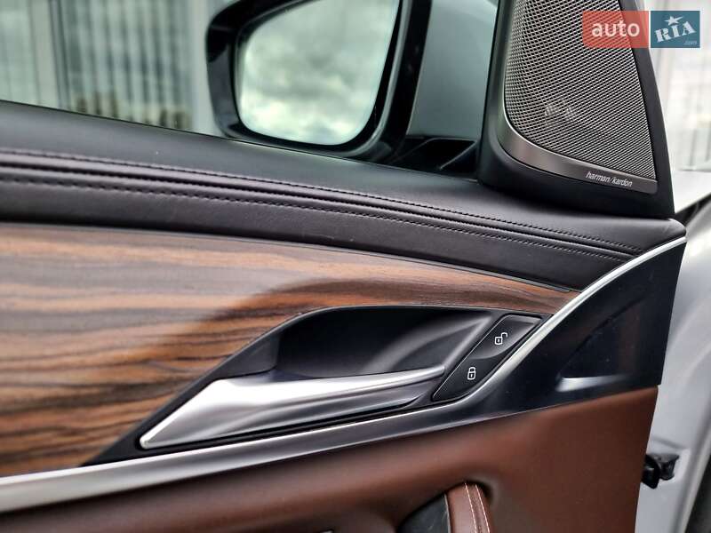 Универсал BMW 5 Series 2018 в Киеве