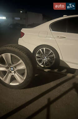 Седан BMW 5 Series 2013 в  фото 16 Седан BMW 5 Series 2013 в