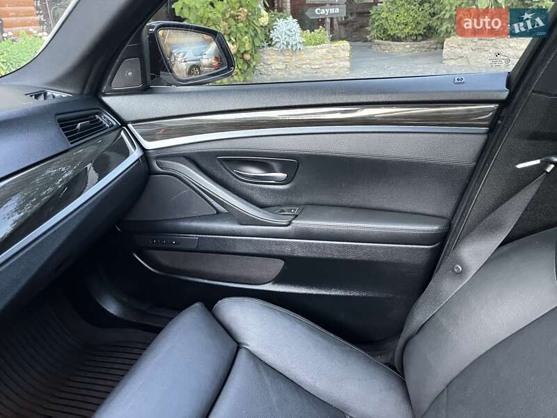 Седан BMW 5 Series 2012 в Львове