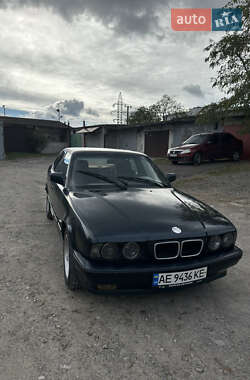 Седан BMW 5 Series 1995 в Днепре