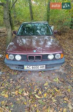 Седан BMW 5 Series 1989 в Голобах