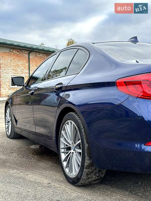 Седан BMW 5 Series 2017 в Дніпрі